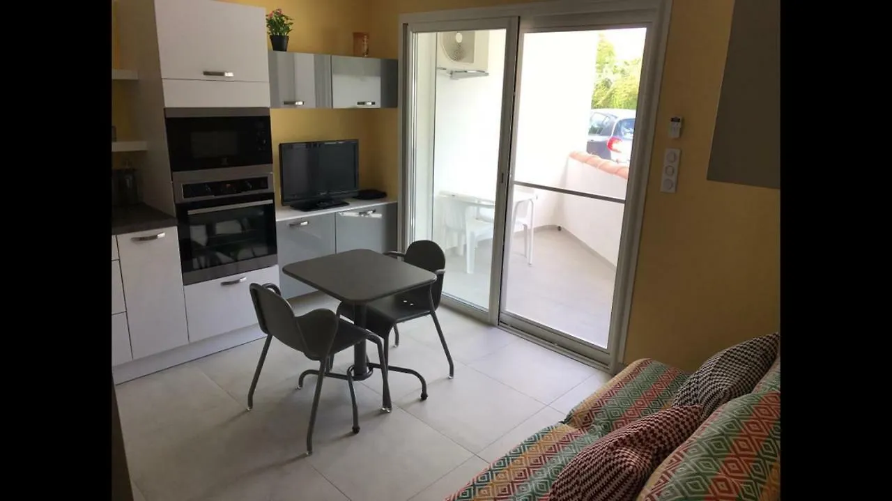 Appartement En Bord De Mer contacts