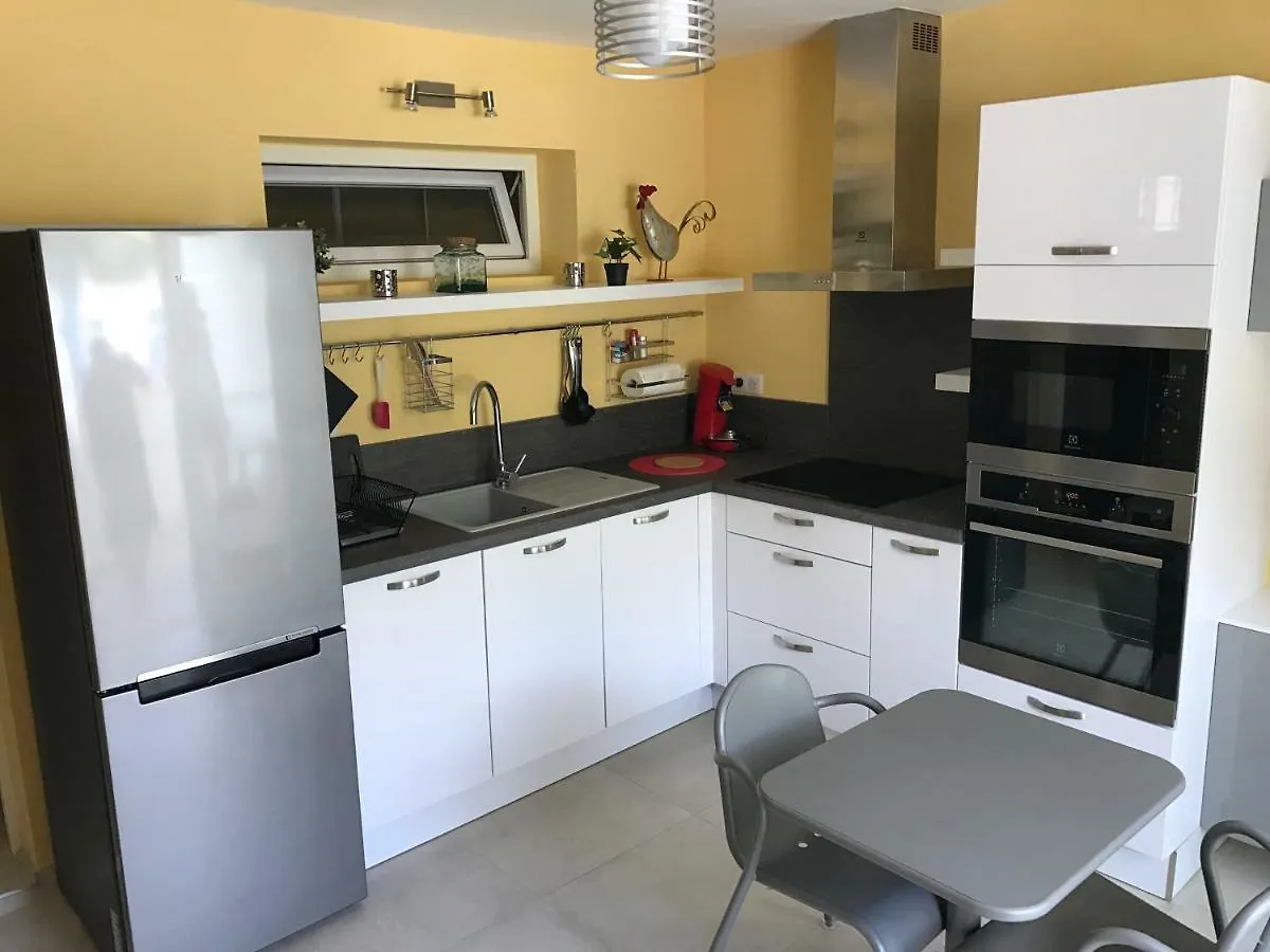 Appartement En Bord De Mer Saintes-Maries-de-la-Mer Apartment